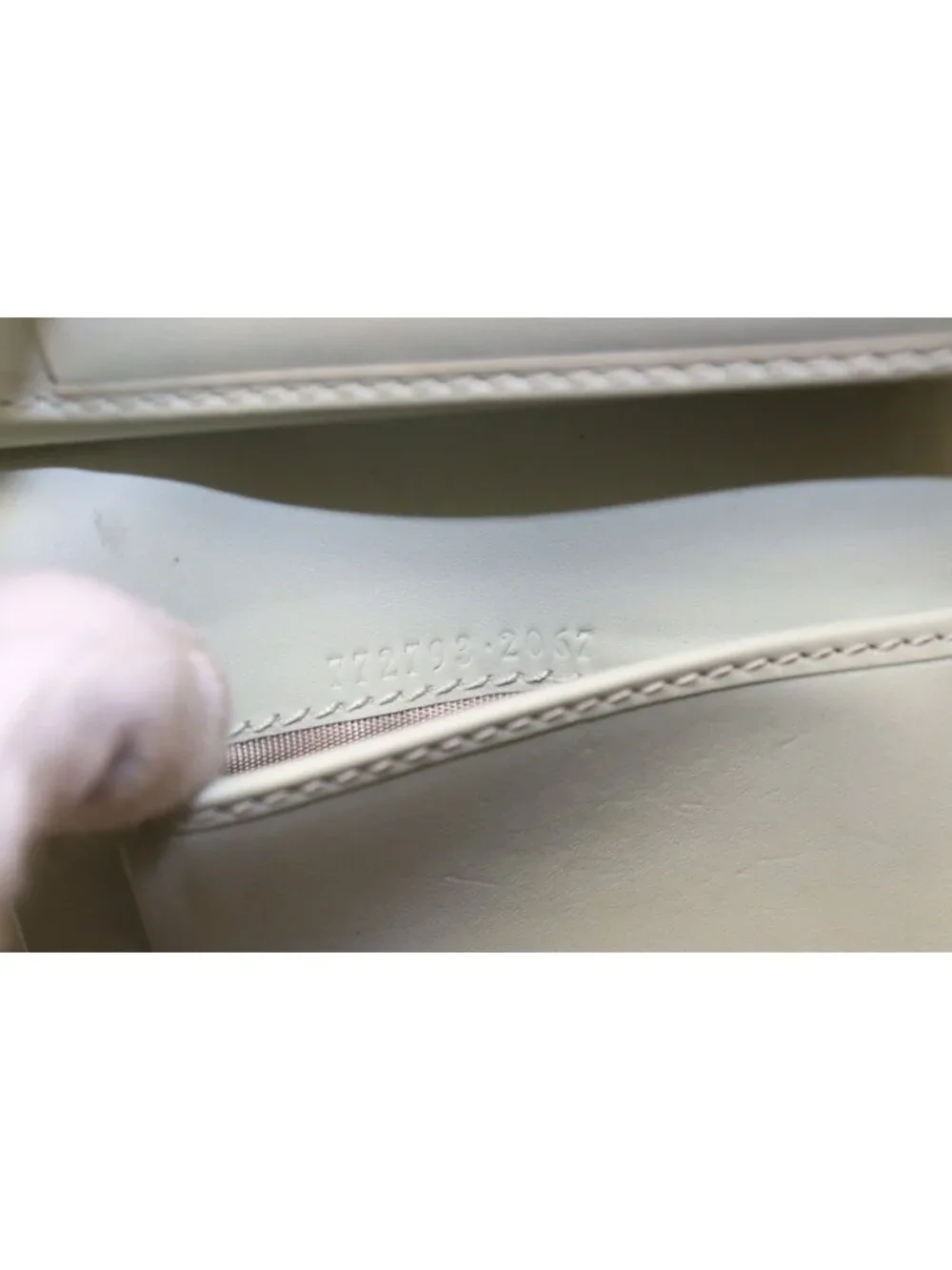 Gucci GG Compact Wallet Leather Trifold - Picture 8 of 9